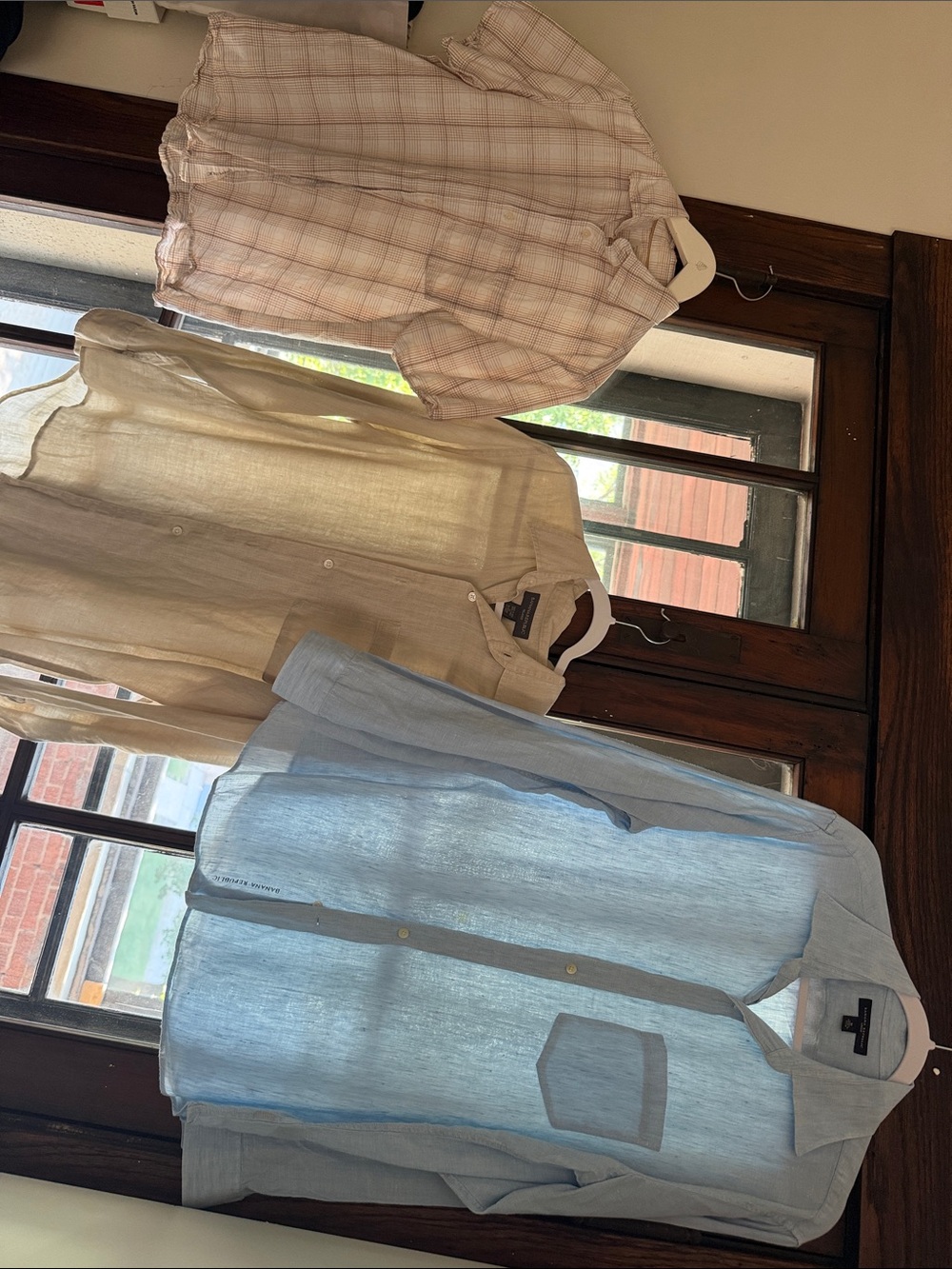 3 Beautiful Linen Banana Republic men’s shirts, short and 2 long sleeve MEdium